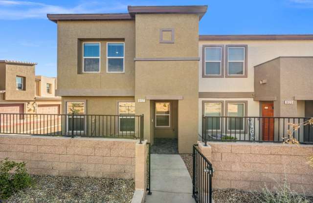 Modern 3 Bedroom Town House near Exploration Peak Park