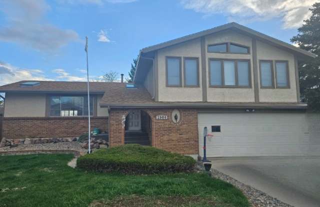 2906 La Estrella Court