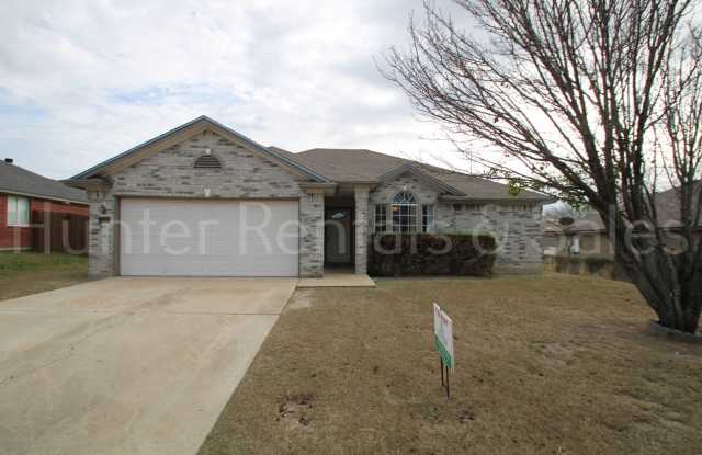 Close to Schools off of Chantz Drive!