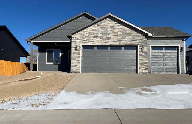 1529 Magpie Gulch Street