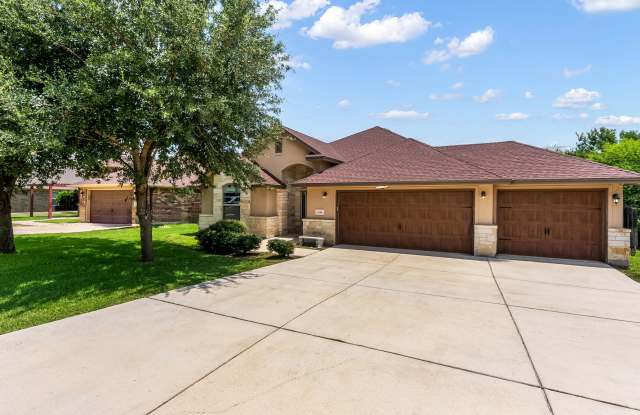 15606 Fox Ln
