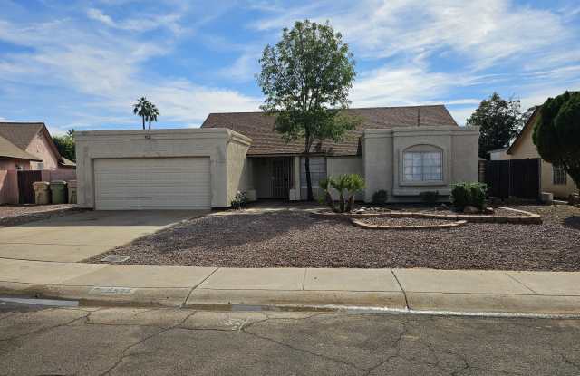 Photo of 5523 W YUCCA Street