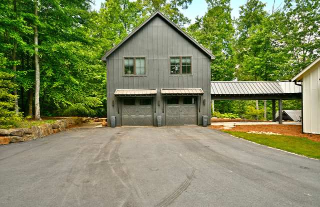 101 North Henderson Road