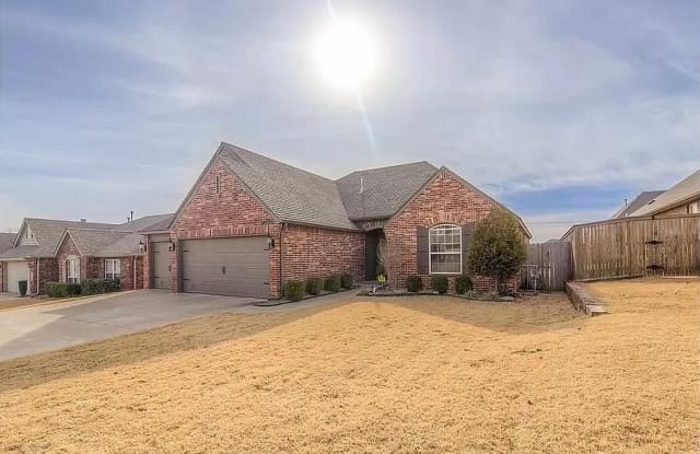 2405 West Pensacola Street - 2405 Pensacola Street, Broken Arrow, OK 74011