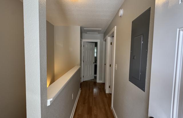 2306 Barbara Ln - J-3