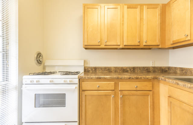 Oxford Hill Apartments