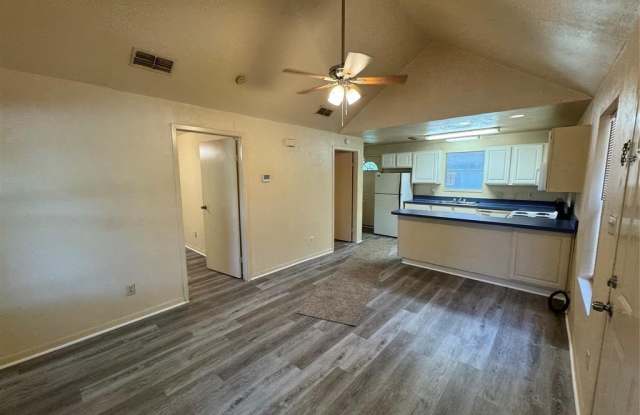 714 N Houston Street