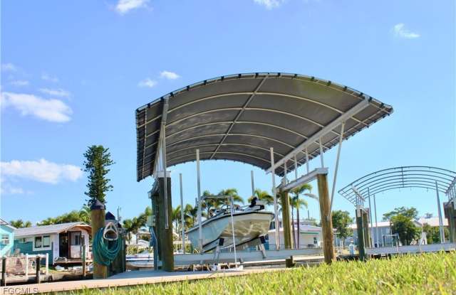 2744 Sanderling Court