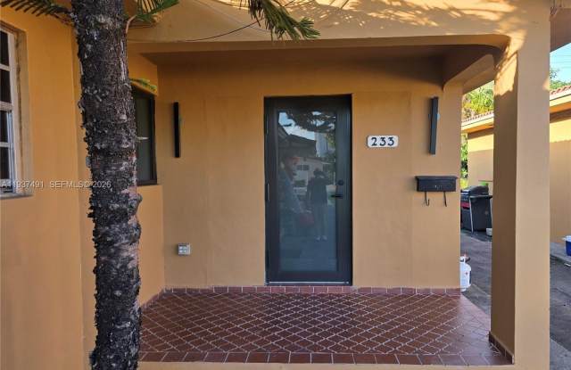 Photo of 233 E 7th St