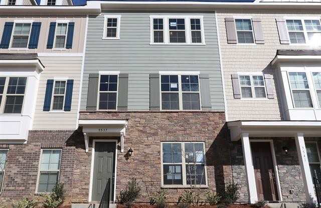 Excellent Location!!!Townhome
