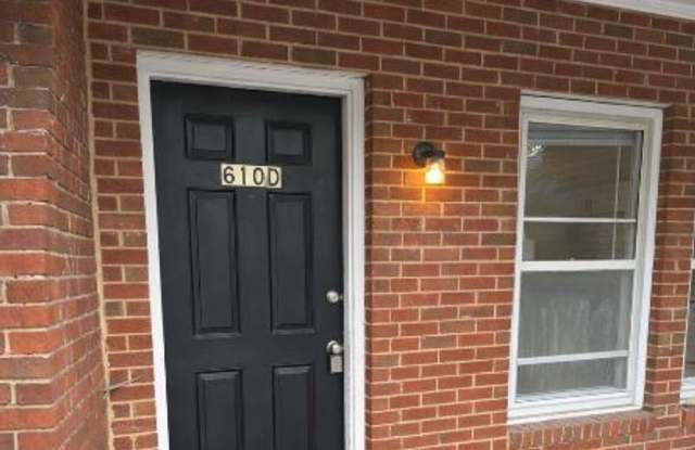 610 Rugby Rd D / Spacious 4-Bedroom Apartment in Prime Location Available 2027-2028