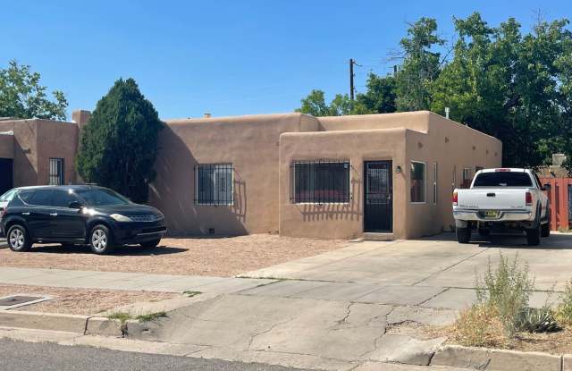 1915 Coal Pl SE