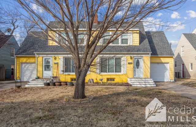 Bright and Roomy Split Level in Crown Heights!
