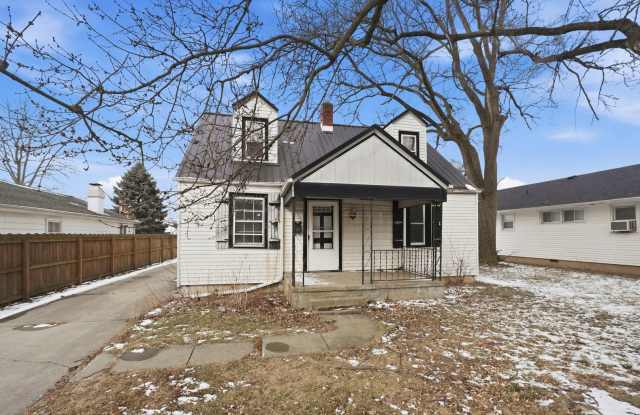 Photo of Spacious 4 Bedroom House with New Updates