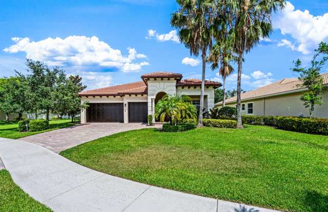 251 Rudder Cay Way