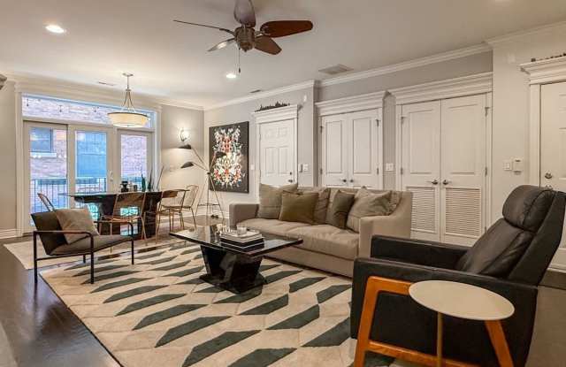 927 W AGATITE Avenue unit: 2N