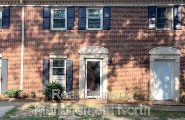 585 Wedgewood Dr