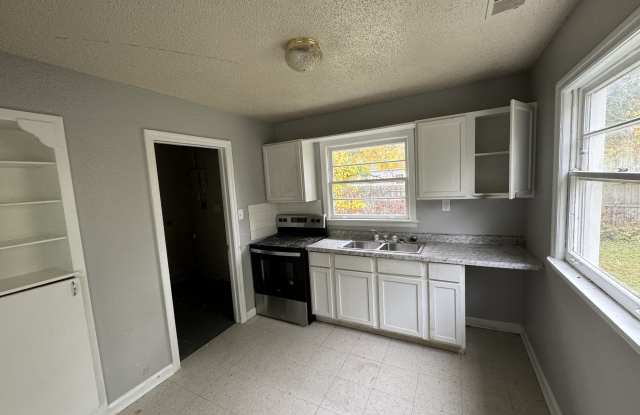 2209 N Kenyon St - 1