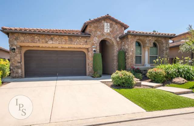 Tuscan Bluffs at Copper River - Granville Home, 4BR/3BA, On Golf Course - Lots of Amenities