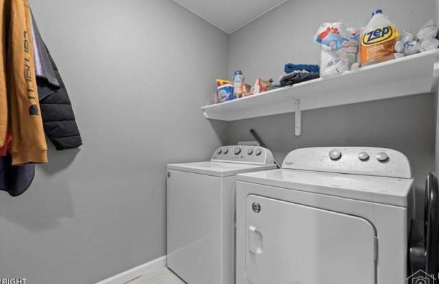 2553 South Davis Road