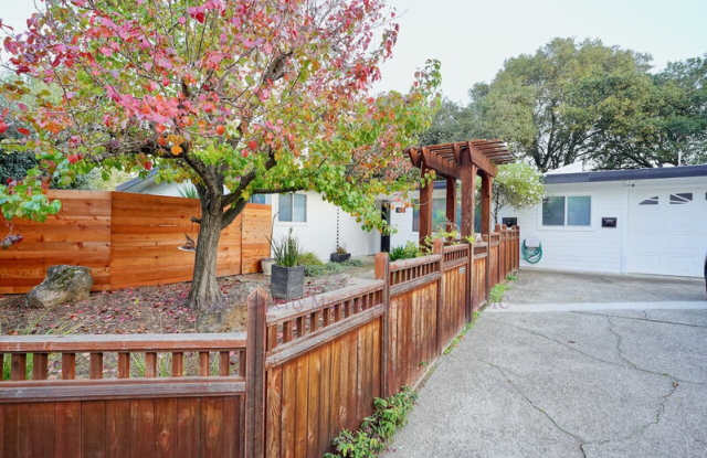 Photo of 104 Lobo Vis