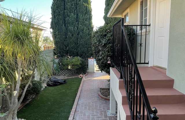 5138 West 141st Street - Studio A