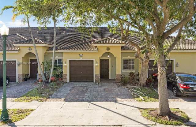 3393 NE 11th Dr
