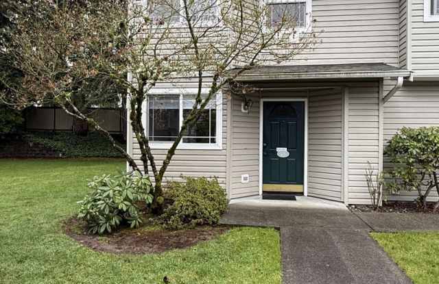 Warm  Cozy 2BD/1.5BTH Townhome for Rent in Lynnwood