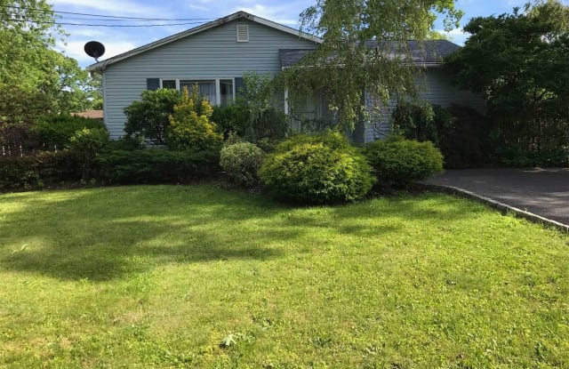 8 Cedar St - 8 Cedar Street, Centereach, NY 11720