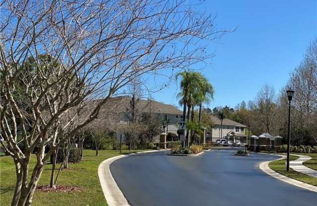 2052 PARK CRESCENT DRIVE