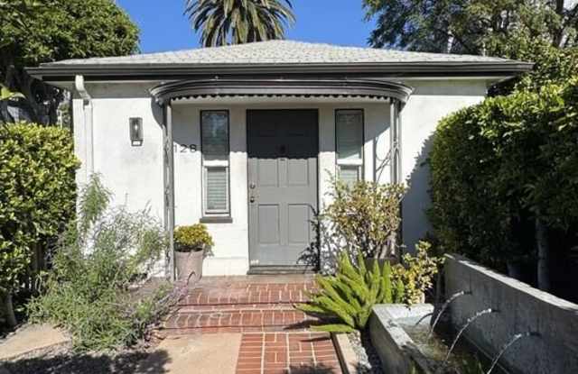 1128 N Crescent Heights Blvd