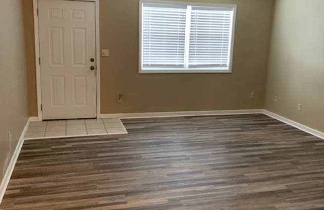 415 Packing House Road - 8