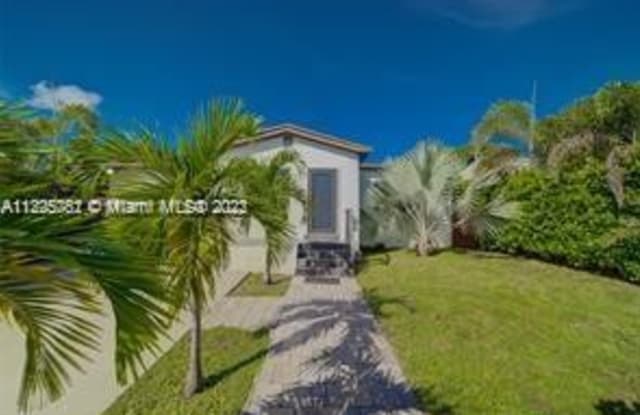 1077 NW 40th St - 1077 Northwest 40th Street, Miami, FL 33127