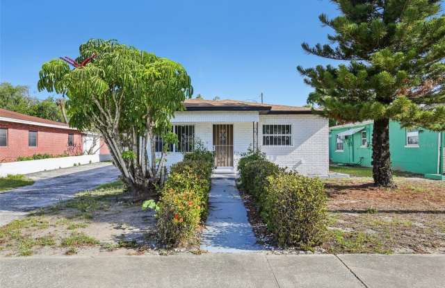 1911 22ND AVENUE S