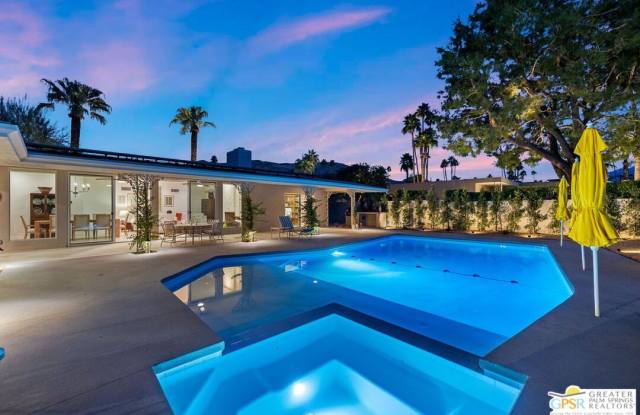 Photo of 2367 S Yosemite Dr