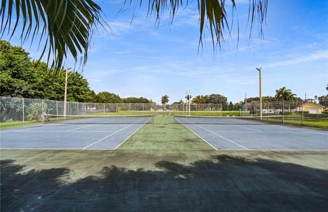 Photo of 417 Vista Isles Dr