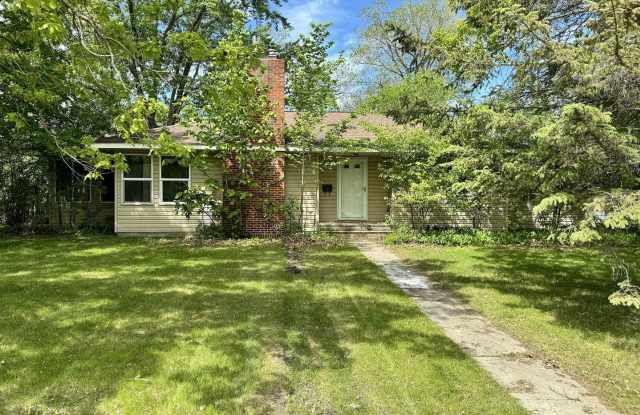 FIVE BEDROOM- Walking Distance to BSU
