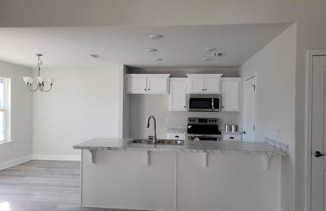 384 Hilburn Ln