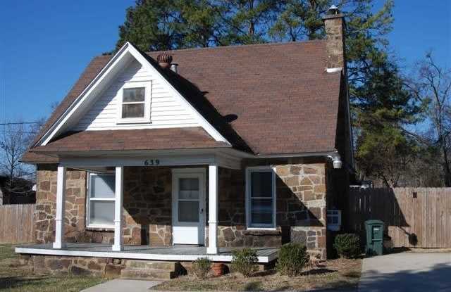Photo of *Pre-Leasing* | Quaint Cottage Close to Everything!