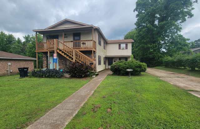 Modern  Spacious Upstairs 1 Bedroom Bungalow w/washer/dryer included