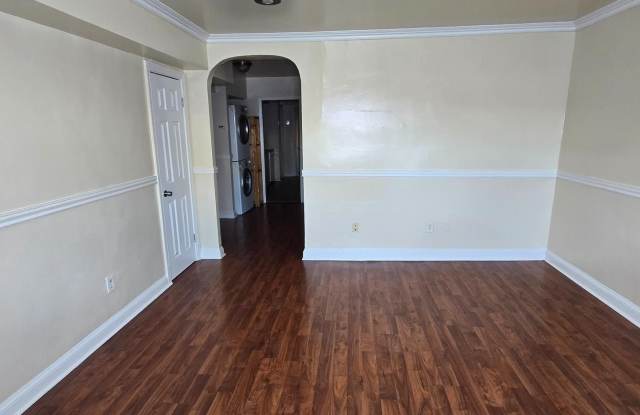 1255 MEIGS Place NE unit: 4