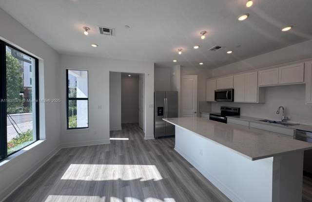 750 NW 82nd Terrace, Plantation, FL 33324