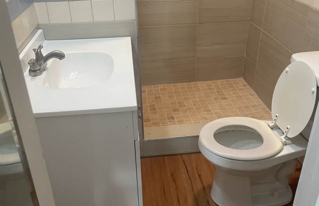 Photo of 114 North Helme Place