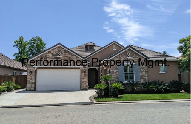 3560 Bloomfield Ln - 3560 Bloomfield Lane, Clovis, CA 93619