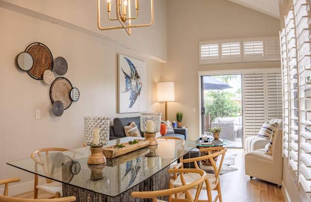 Spacious 3BR/3BA Townhome  | Pool, Tennis & Easy Access to Everything