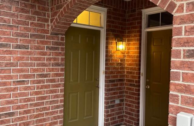 Shelby Twp 2-bedroom, 2-bath condo-style, private patio, 1st floor unit