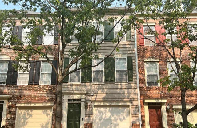 Photo of 121 MARTIN Lane