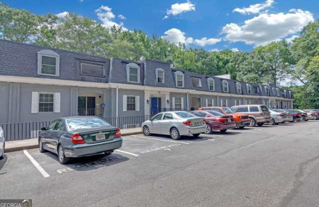 Photo of 900 Mell Avenue unit: 21A