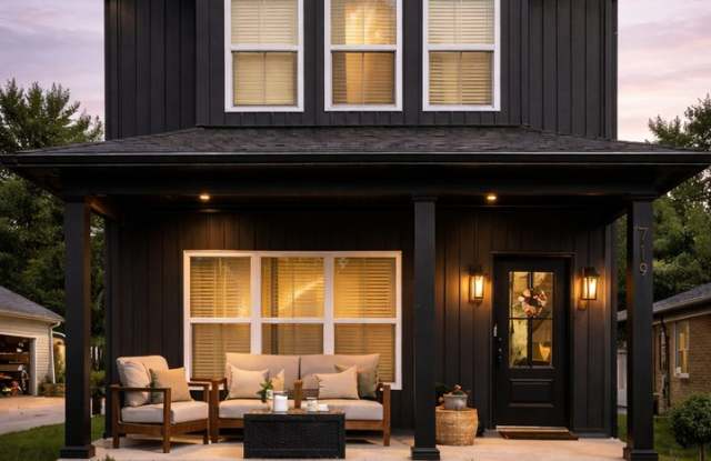 3BR/2.5BA Home for Rent in Jeffersonville!  Two Car Attached Garage!