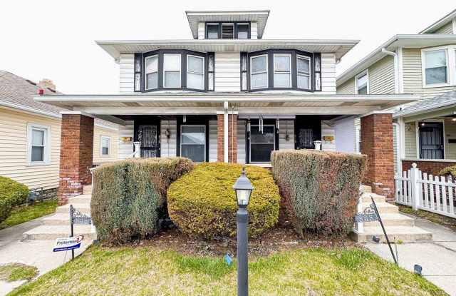838 N Oxford St.